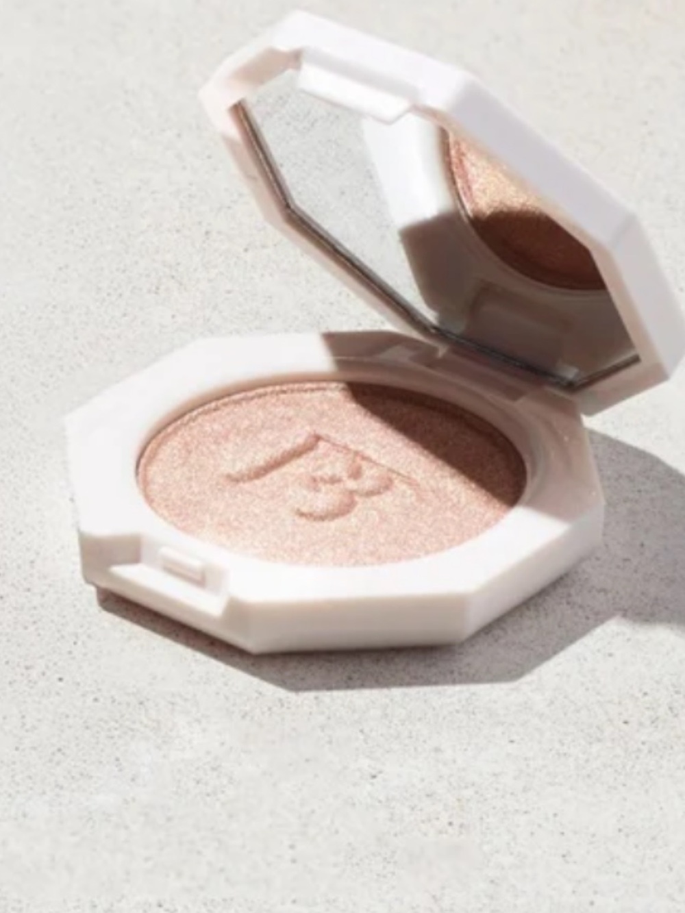 Fenty Beauty Illuminating Highlighter - Soft Rose Gold